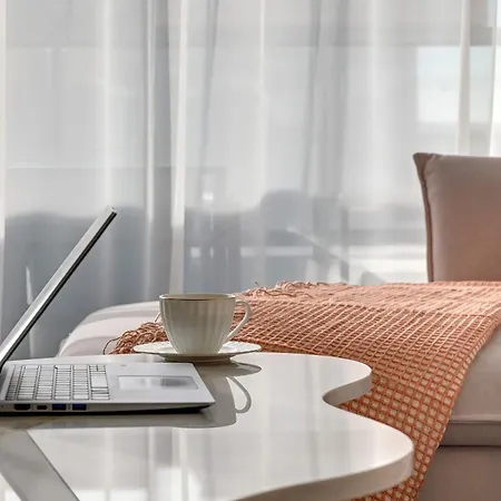 Brabank Riverside Premium & Free Parking By Downtown Aparthotel 4*