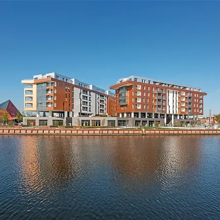 Brabank Riverside Premium & Free Parking By Downtown Aparthotel