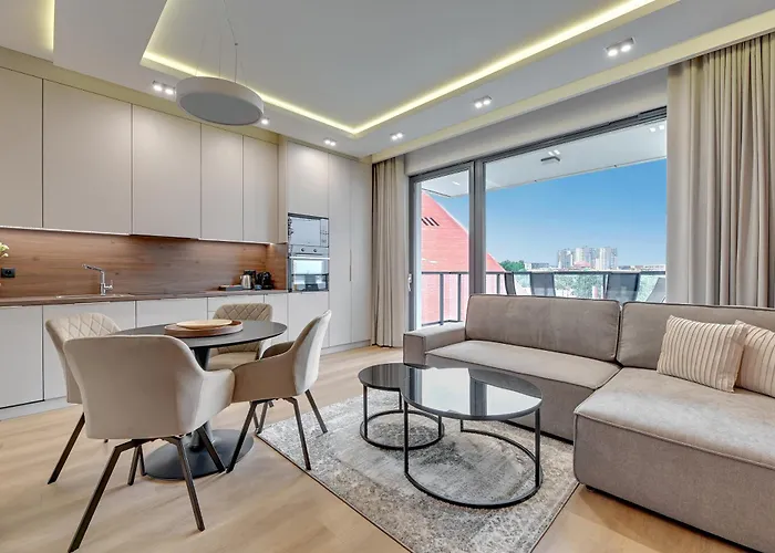 Brabank Riverside Premium & Free Parking By Downtown Aparthotel 4*