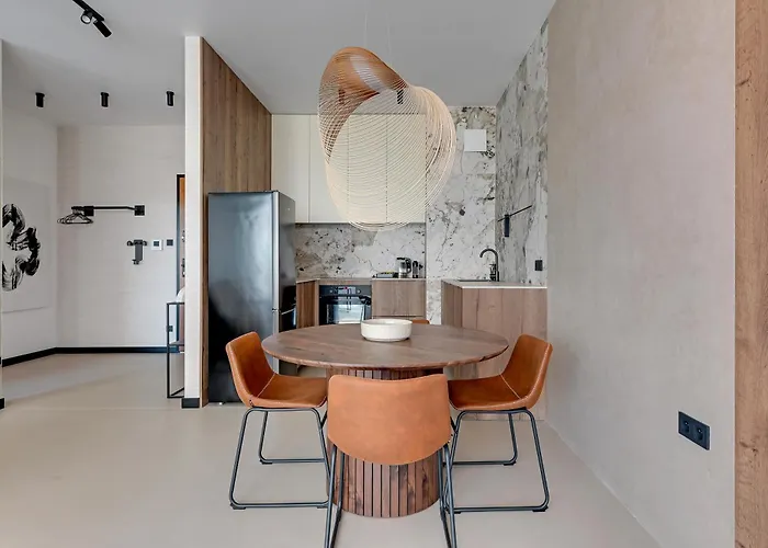 Brabank Riverside Premium & Free Parking By Downtown Aparthotel 4*